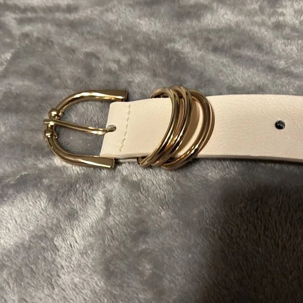 3 Cream Belts with Small Straw Crossbody Purse